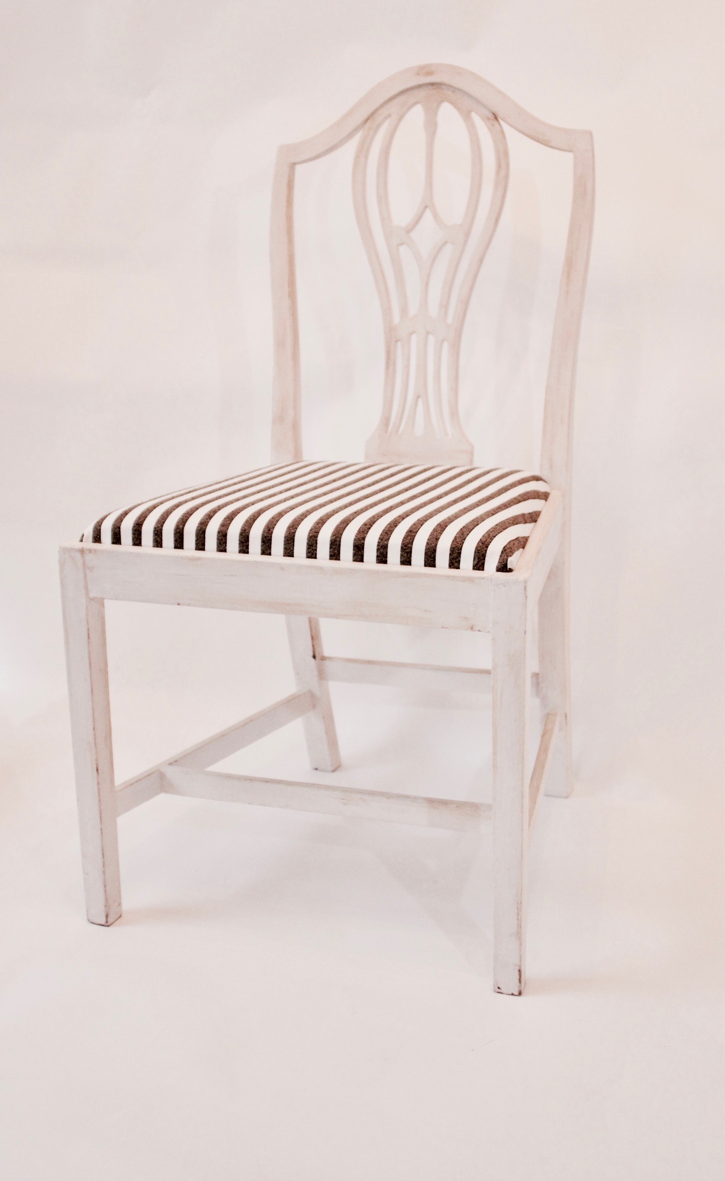 白い椅子 Kukka Ja Pollo Antique Chair Renovation